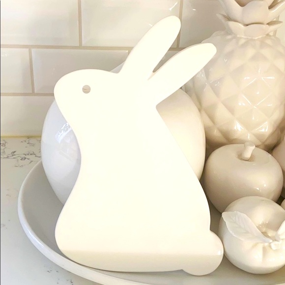 Crate&barrel White Bunny Trivet - Picture 3 of 15